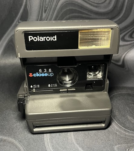 Polaroid 636 close - close,