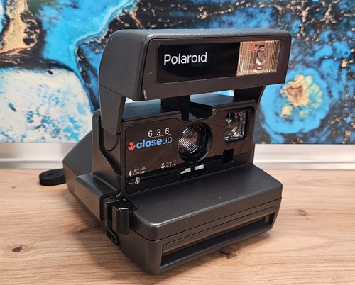 Polaroid 636 close - up,